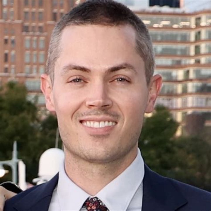 Exploring the Public Gaze: What Draws Attention to Kaylee Hartung's Left Eye?