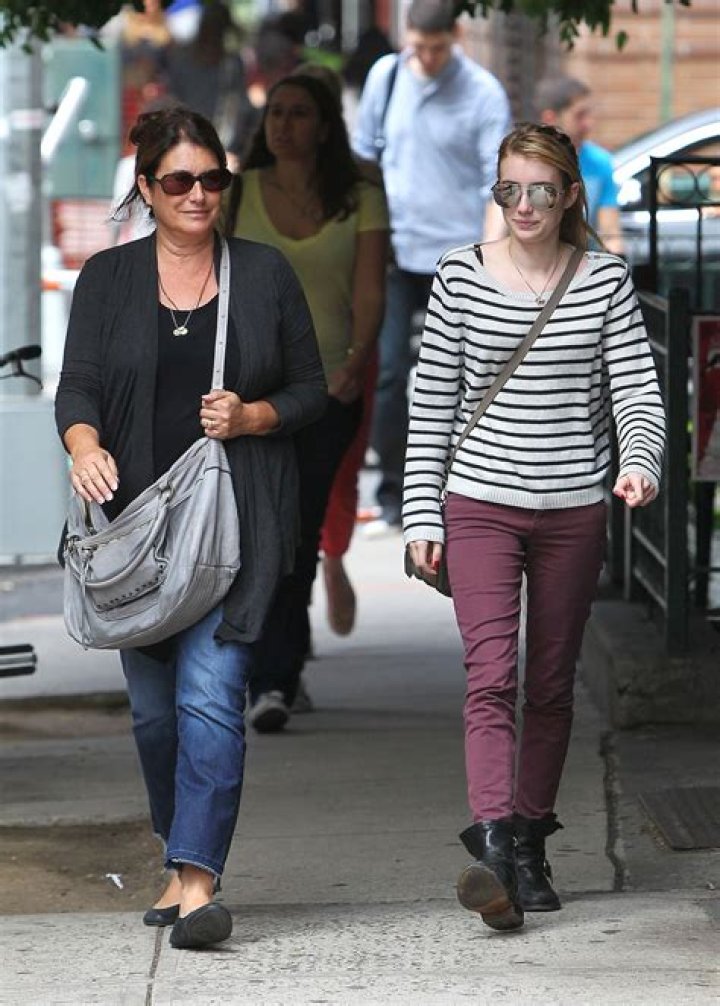 Getting to Know Kelly Cunningham: Emma Roberts' Mom and More