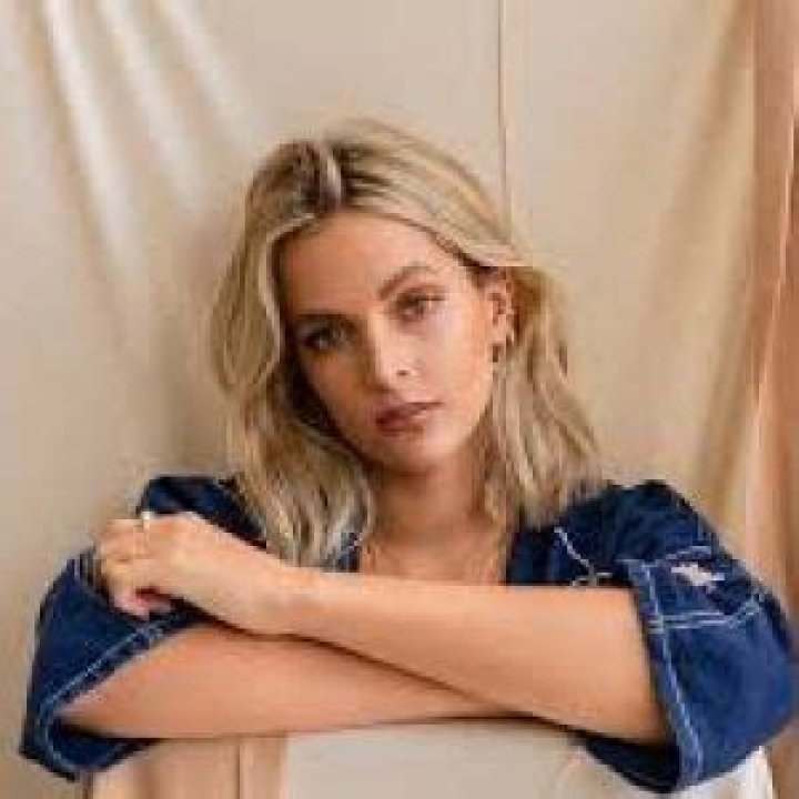 How To Build A Net Worth Like Carolina Braedt: A Comprehensive Guide