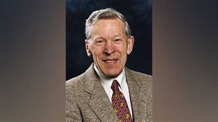 J. Howard Marshall: A Look Back at a Life of Oil, Wealth, and Legal Battles