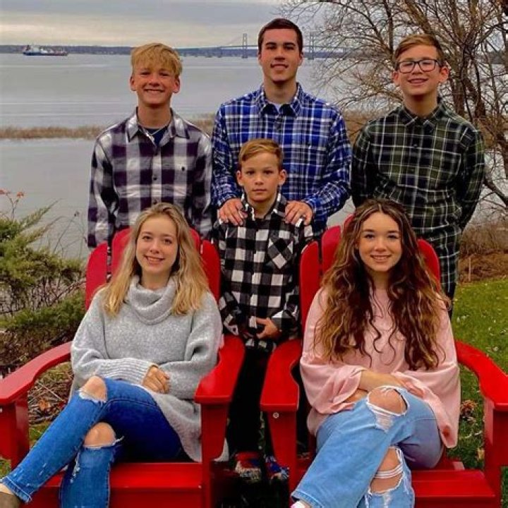 Ron And Sammi's Relationship Dynamics