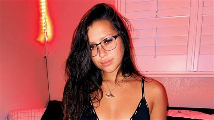 Uncover Secrets And Insights: Whitney Wren Nudes Unveiled