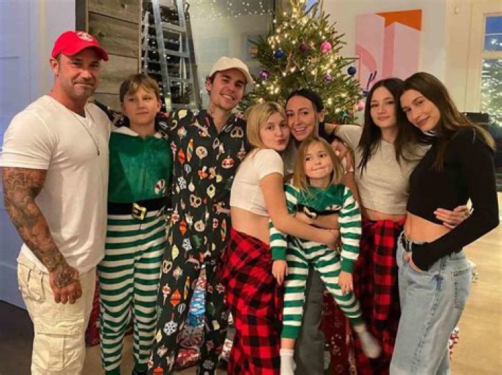 Unpacking the Story of Chelsey Bieber: From Instagram Star to Family Life
